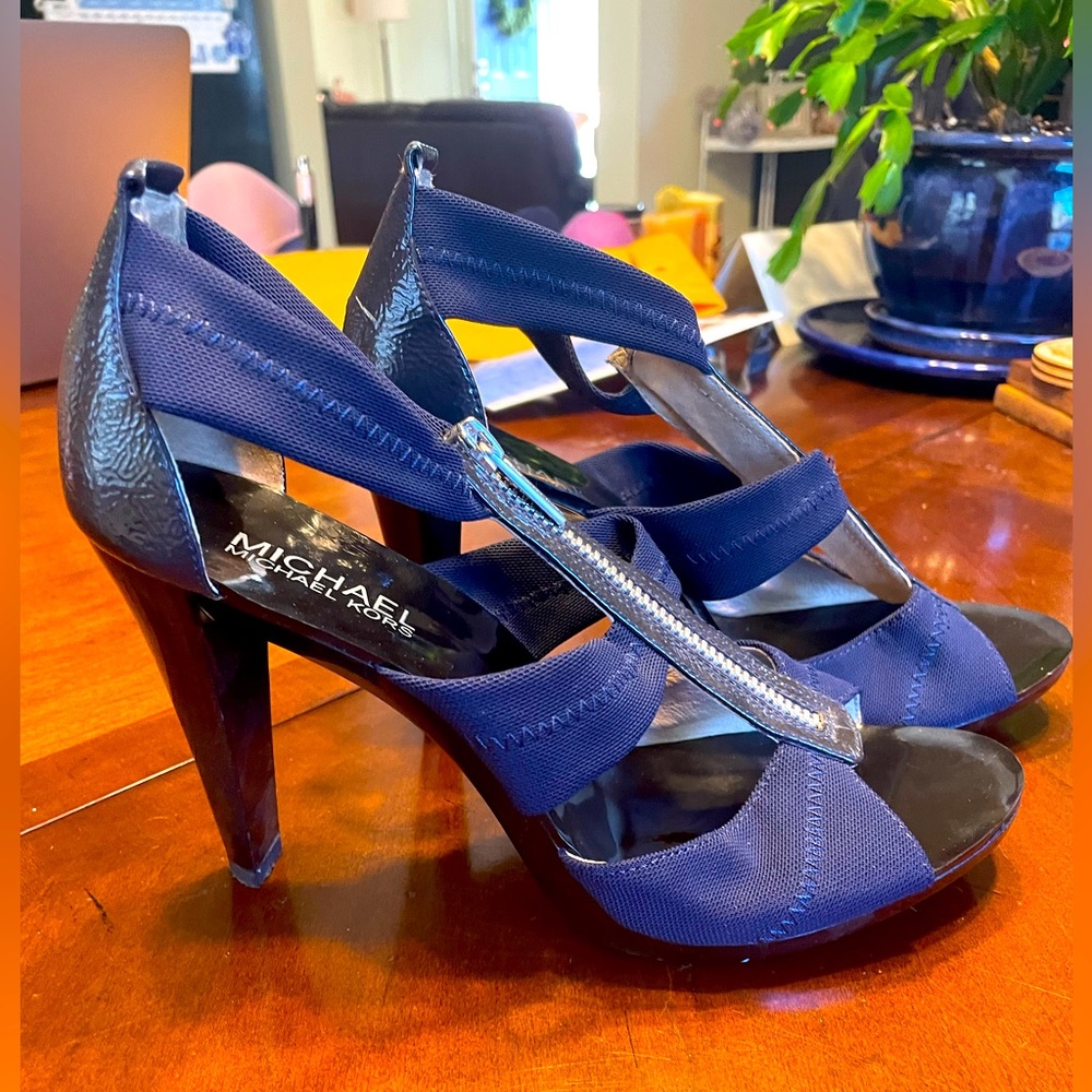 Michael Kors Berkeley T Strap Blue Zip Up Heels- size 8